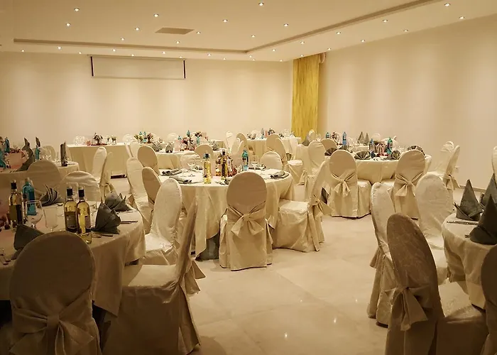 Ristomassimo Gastromomia Italiana Hotel *